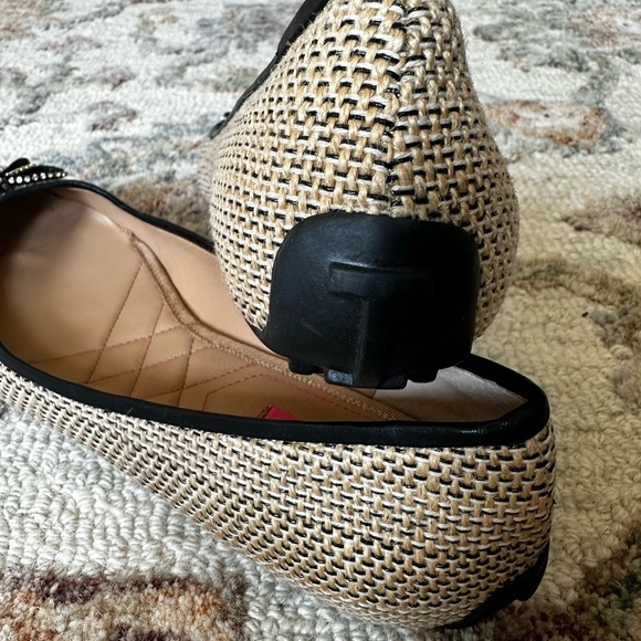 Isaac Mizrahi Black and Tan Woven Flats - Picture 4 of 7